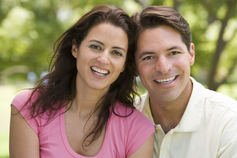 couple-canstockphoto1718010